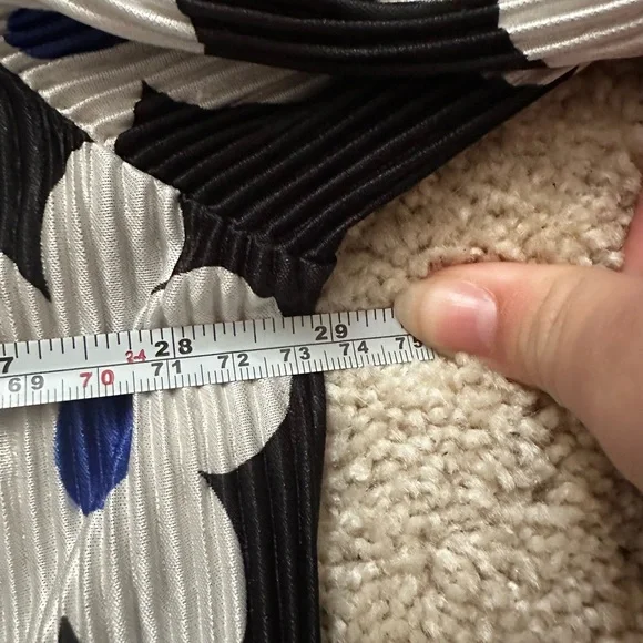 Oversized ASOS Black and White Floral Dress - Picture 6 of 7